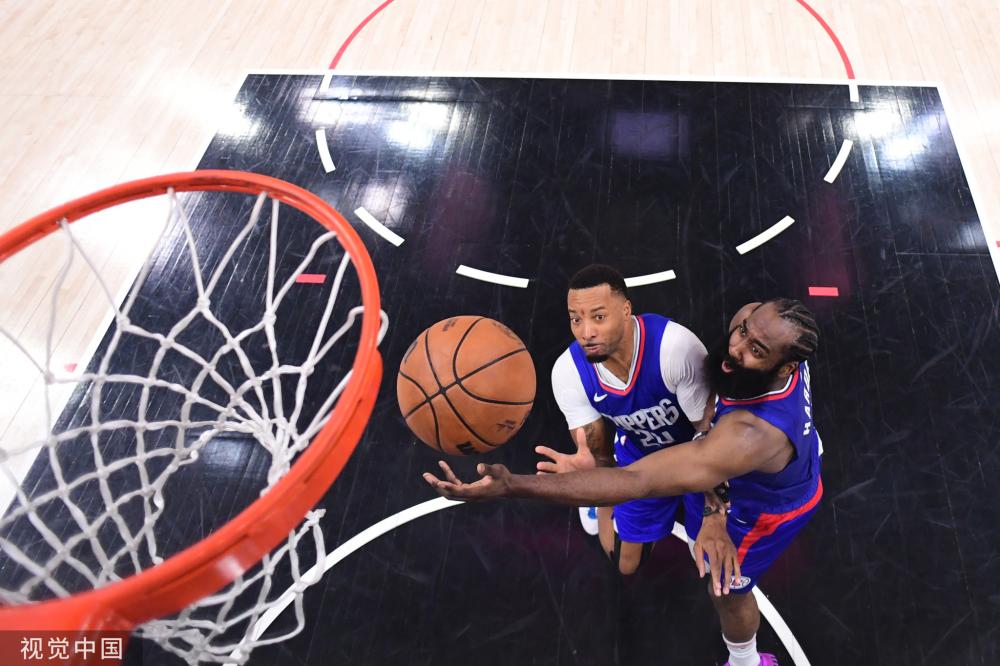 中国队通过 中国队通过