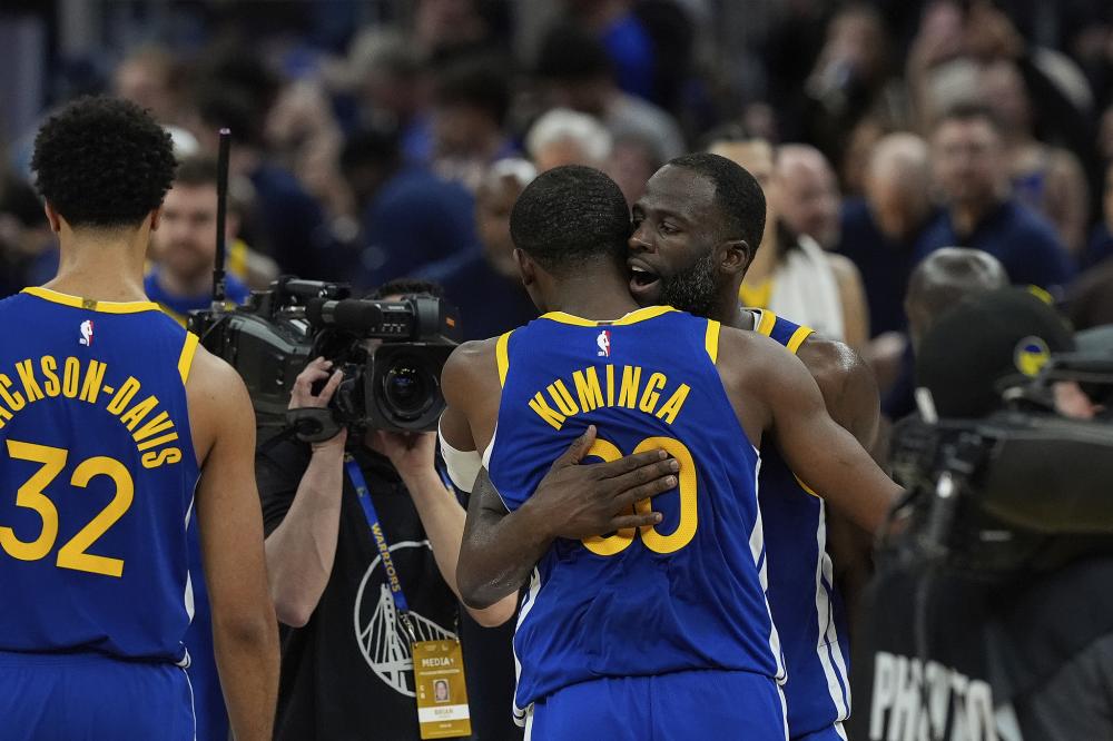 拱手相让 拱手相让